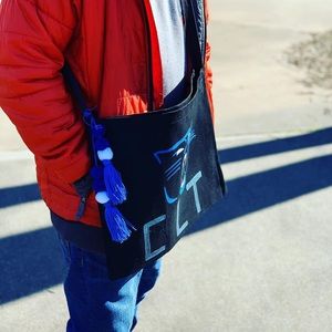 Panthers messenger bag CLT